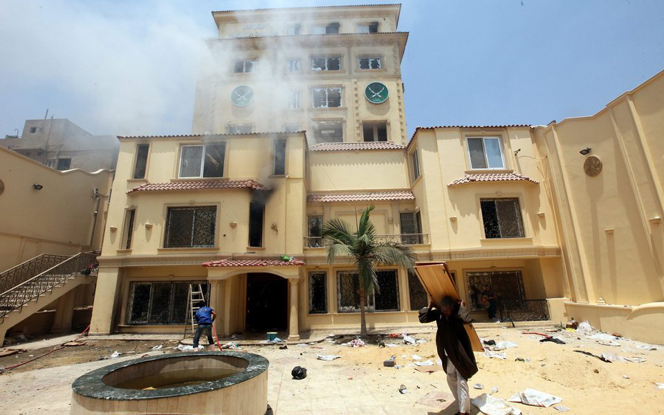 εκτός-νόμου-η-πολιτική-πτέρυγα-των-αδε-2038939