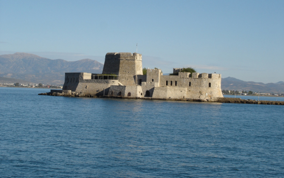 ναύπλιο-μπούρτζι-όμορφο-αλλά-αφημένο-2040494