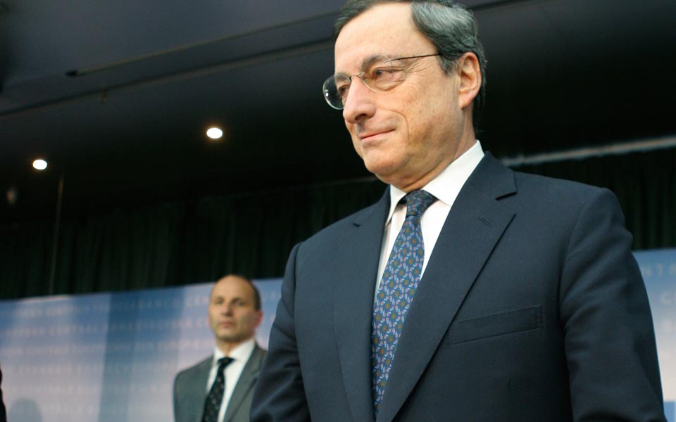 εντείνεται-η-πίεση-προς-την-εκτ-για-τύπ-2041783