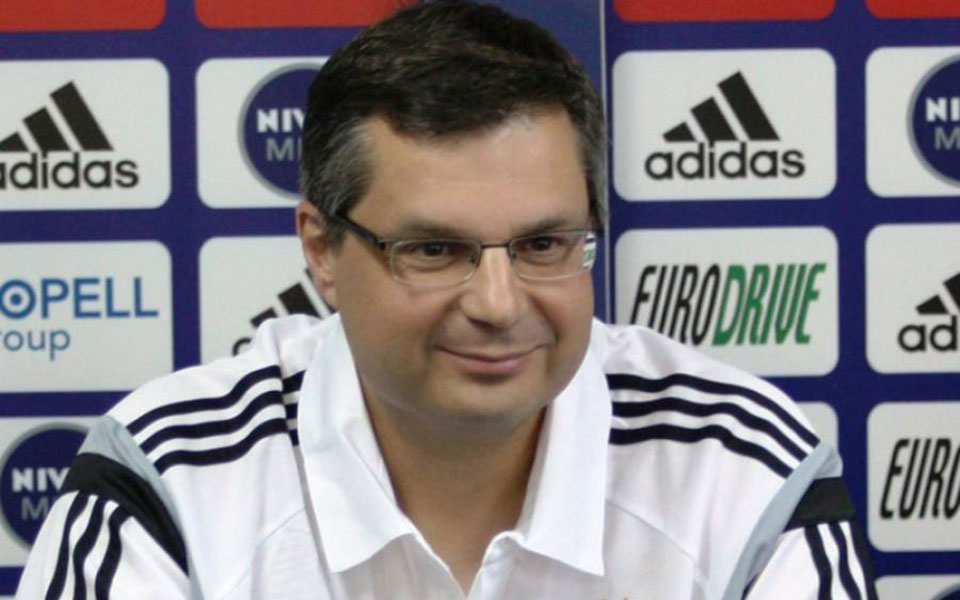 στα-χέρια-του-αγγελίδη-περνάει-η-λειτο-2038353