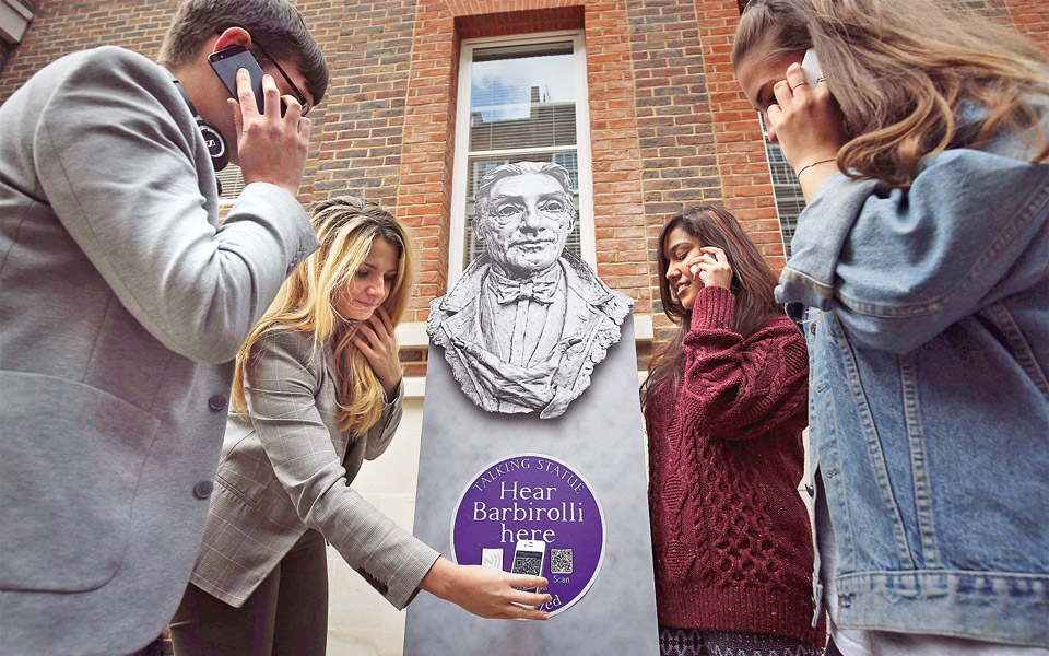 τα-αγάλματα-έχουν-μιλιά-2040968