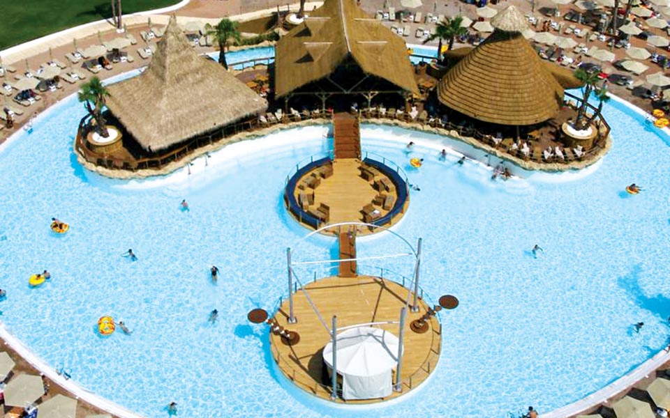 πάρκο-διασκέδασης-οικογενειακές-νερ-2038429