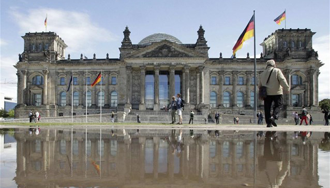το-βερολίνο-καλεί-τους-γερμανούς-να-εγ-2039447