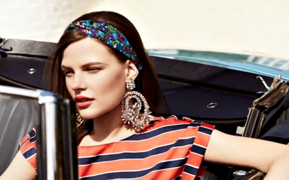 τα-πιο-statement-σκουλαρίκια-της-αγοράς-2041001