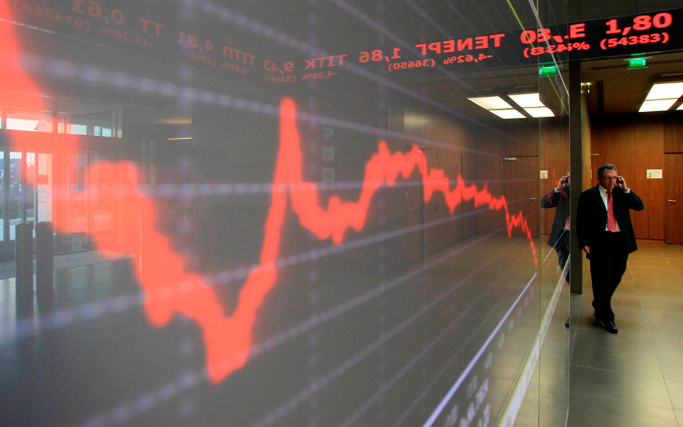 οι-τραπεζικές-μετοχές-παραμένουν-υπό-2040619