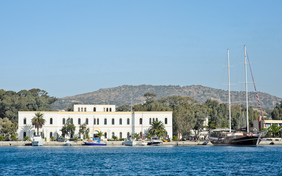 λακκί-λέρου-ένα-χωριό-σαν-σκηνικό-ιταλ-2043855