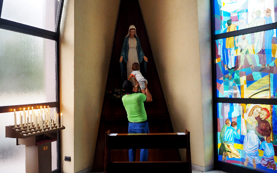 οι-καθολικοί-της-αλβανίας-2045725