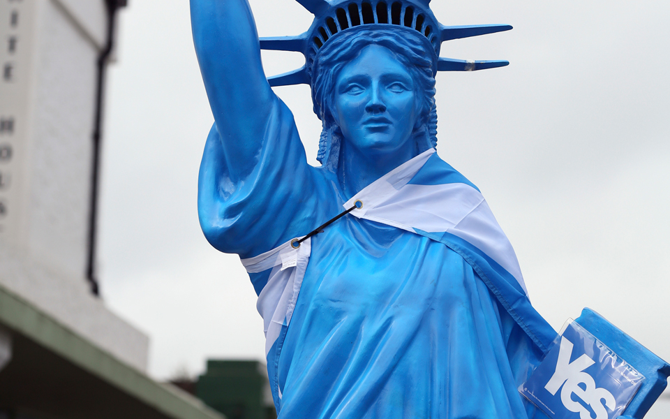 το-λονδίνο-μοιράζει-παροχές-στη-σκωτί-2044796