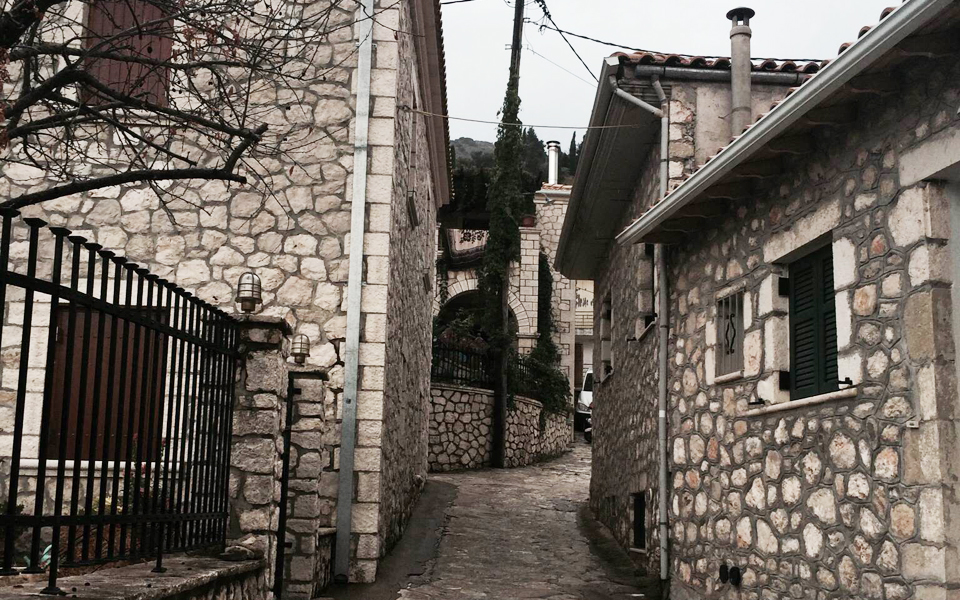 λευκάδα-εξερεύνηση-στα-ορεινά-χωριά-2045335