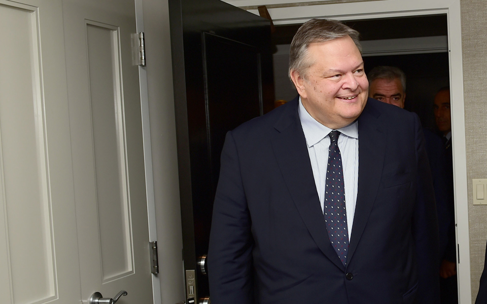 η-δύσκολη-εσωκομματική-εξίσωση-του-κ-β-2046394