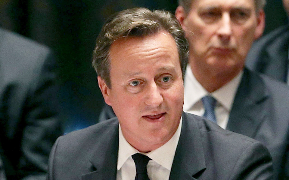 συγγνώμη-κάμερον-από-τη-βασίλισσα-2046389