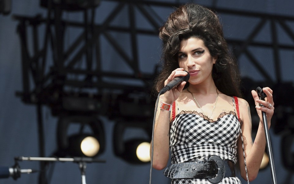 loving-amy-το-αποκαλυπτικό-βιβλίο-για-τις-τελε-2043667