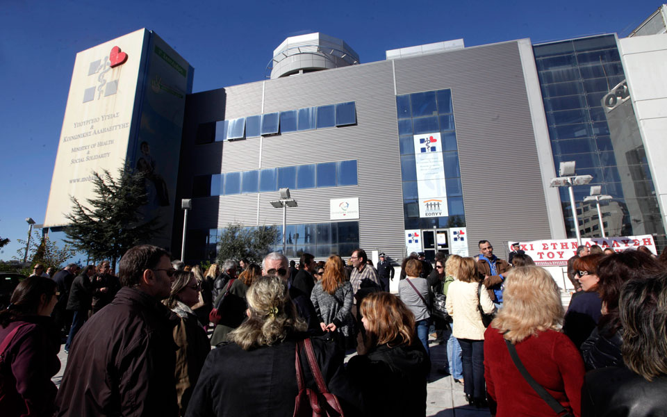 στα-άκρα-η-διαμάχη-του-εοπυυ-με-τους-κλι-2045838