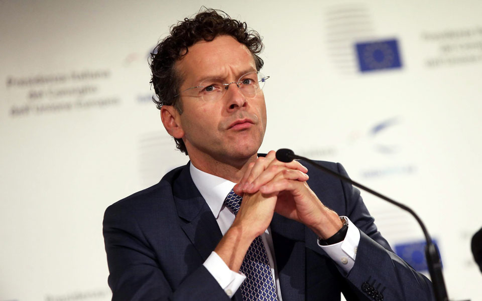 οι-ξένοι-επενδυτές-παρακολουθούν-2044263