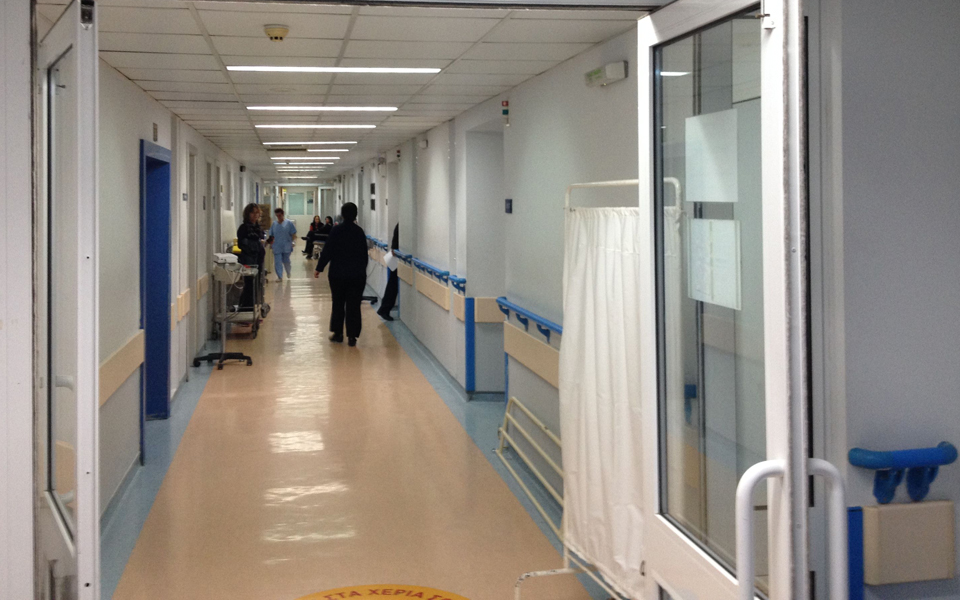 ιδιωτικές-κλινικές-υπερχρέωναν-τον-ε-2042415