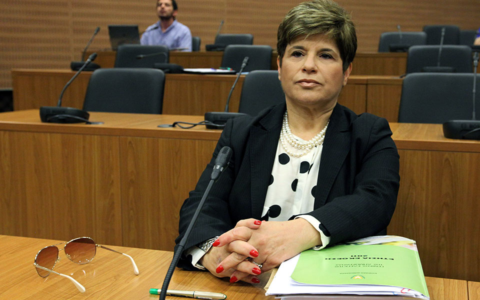 σιγή-ιχθύος-από-κεντρική-τράπεζα-κύπρ-2043373