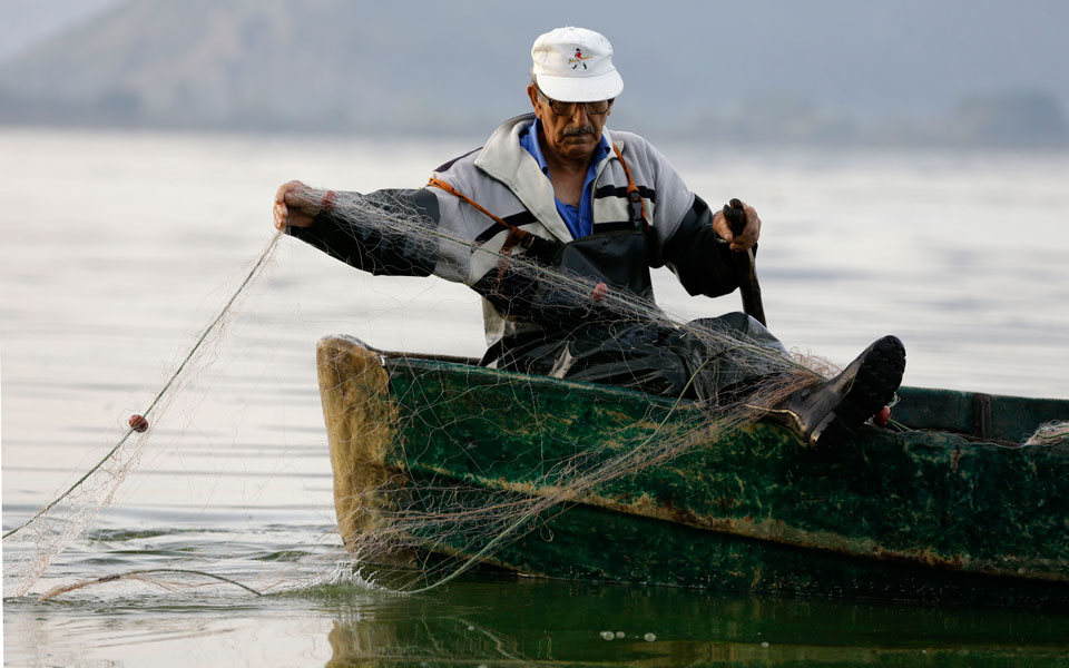 τοπικές-επιχειρήσεις-στην-λίμνη-παμβ-2044711