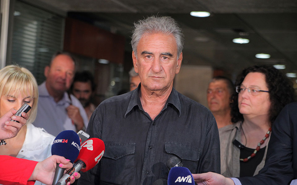 διαζύγιο-με-αιχμές-στη-δημαρ-2043420