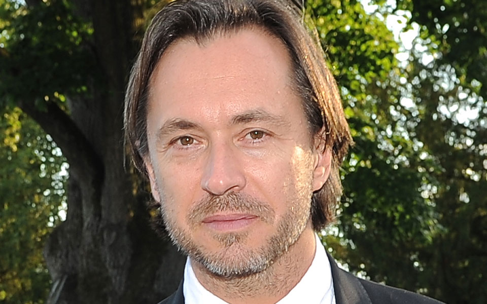 στην-apple-ο-διάσημος-σχεδιαστής-ρολογιών-2043521