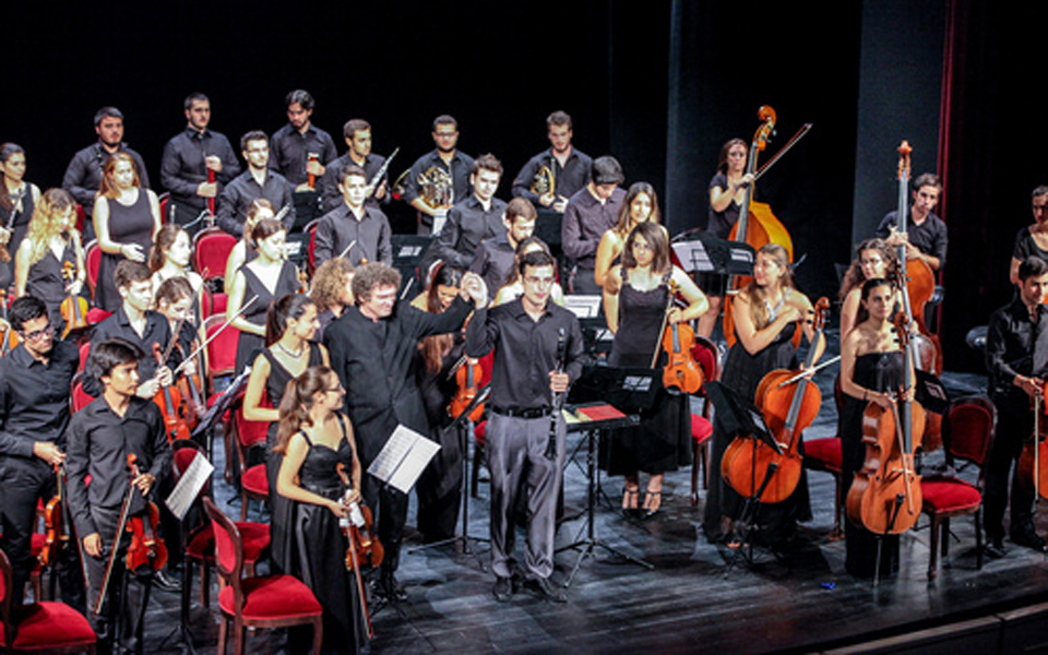 δροσερός-μότσαρτ-από-νέους-μουσικούς-2044073