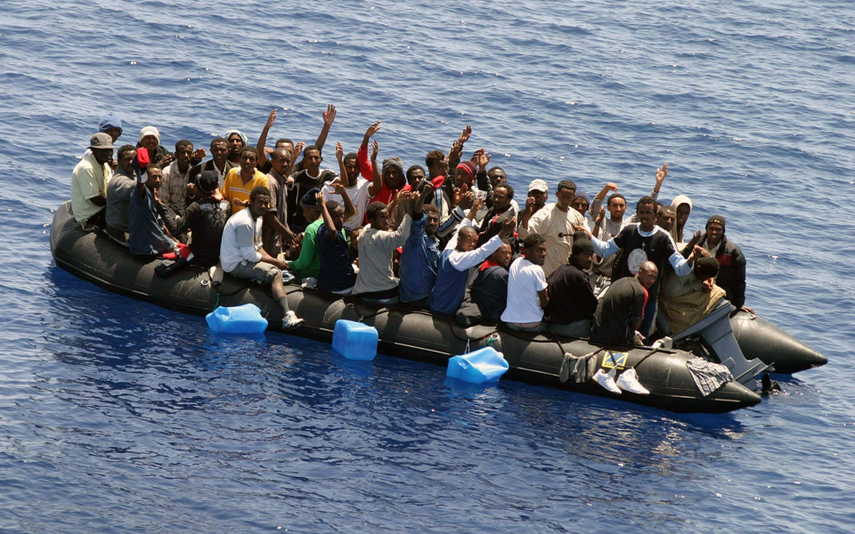 οι-διακινητές-μάς-βύθισαν-και-γελούσ-2045001