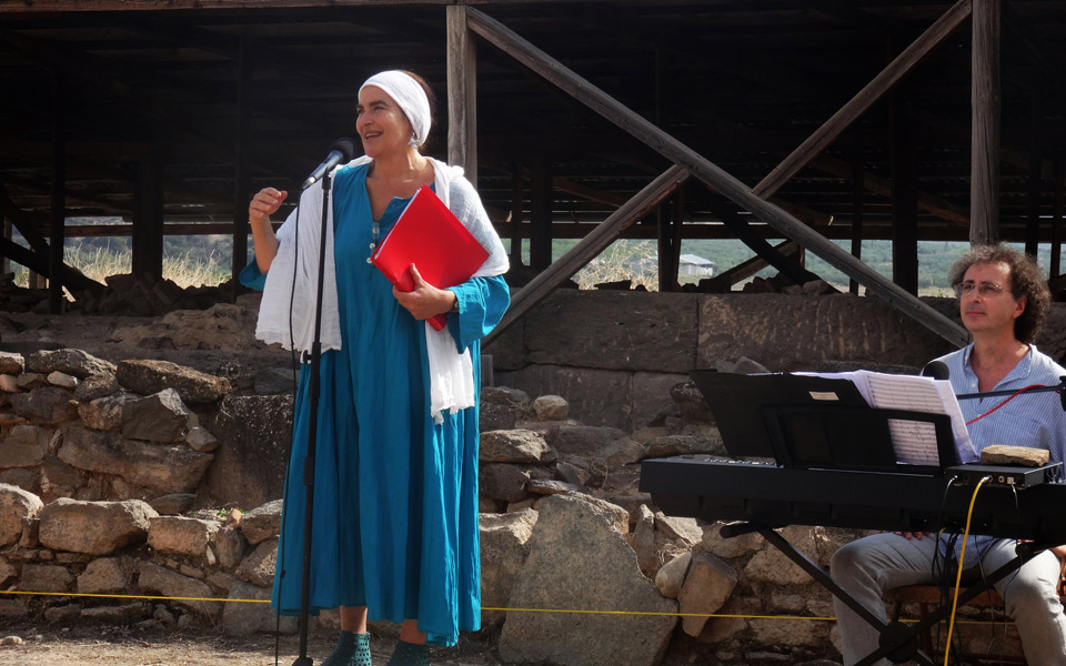 το-τραγούδι-ενός-θεάτρου-2046455