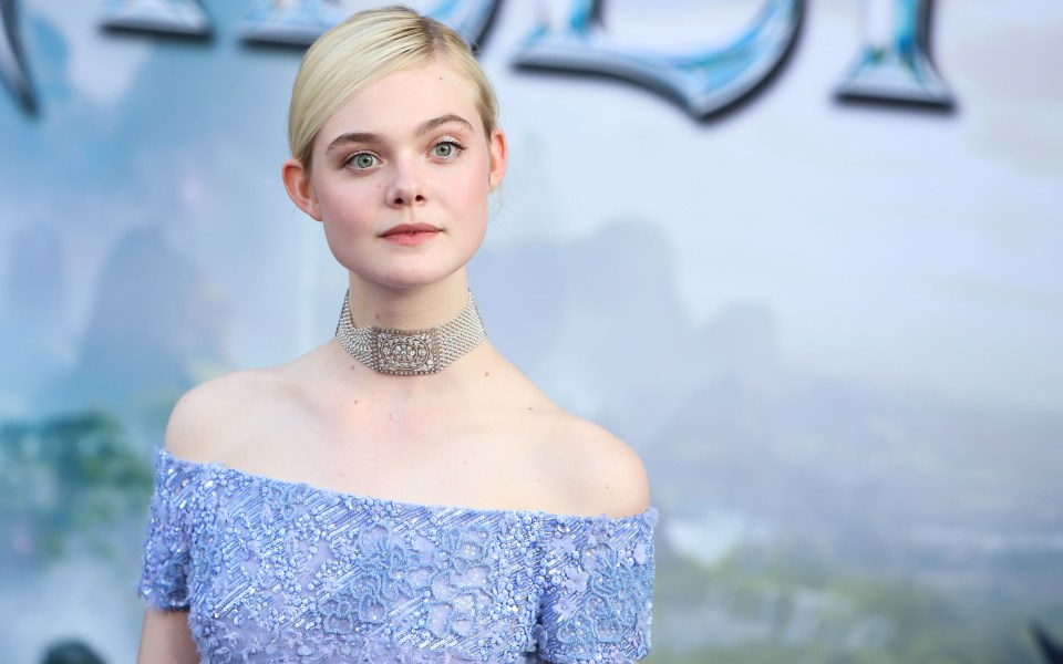 η-elle-fanning-σε-ένα-videoclip-σπάνιας-ομορφιάς-2044474