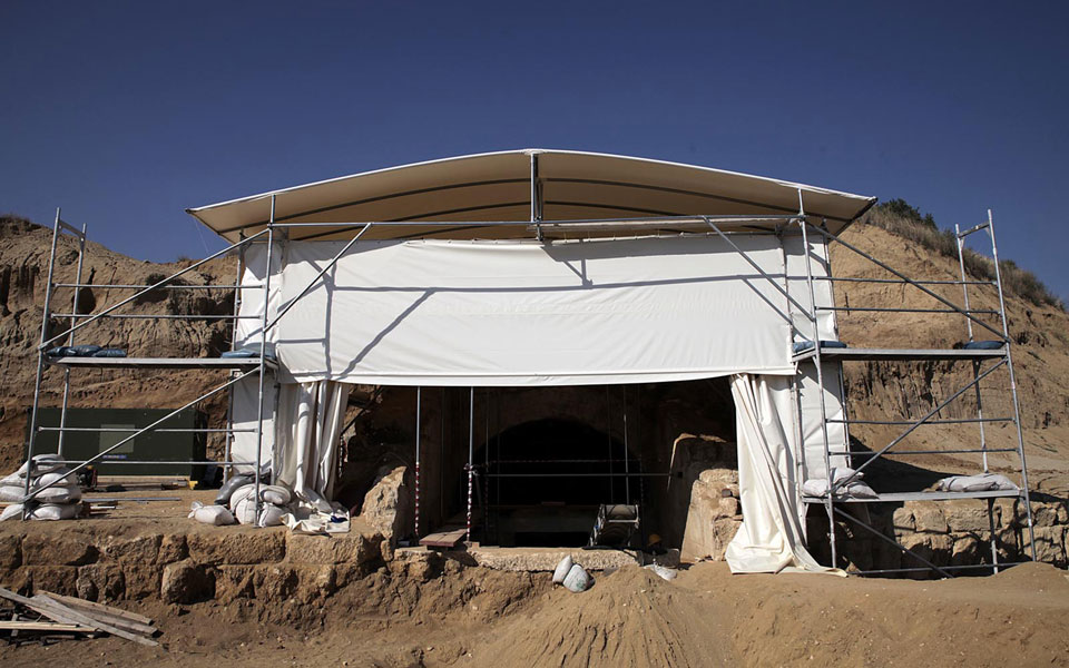 εμφύλιος-αρχαιολόγων-στον-λόφο-καστά-2046657