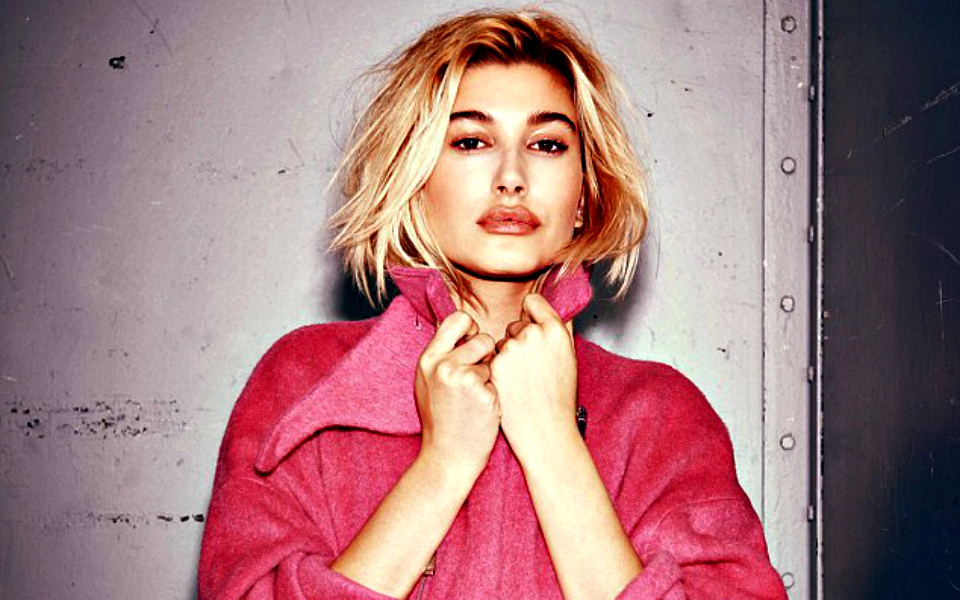 η-hailey-baldwin-πρωταγωνιστεί-στη-νέα-collection-της-εταιρ-2042135