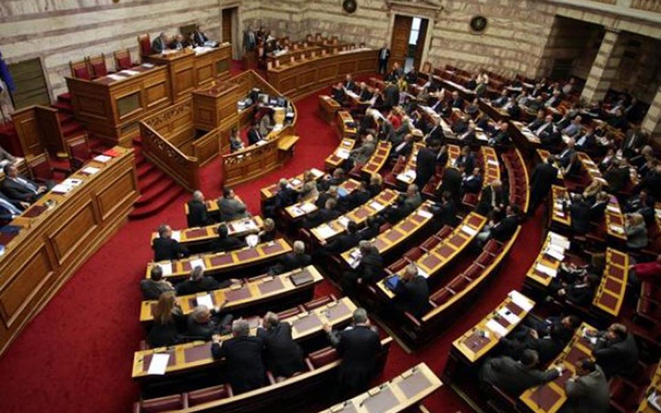 ψηφίστηκαν-οι-πρώτες-συμβάσεις-για-τα-2045128
