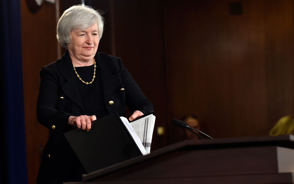 δεν-βιάζεται-να-αυξήσει-τα-επιτόκια-η-fed-2044955