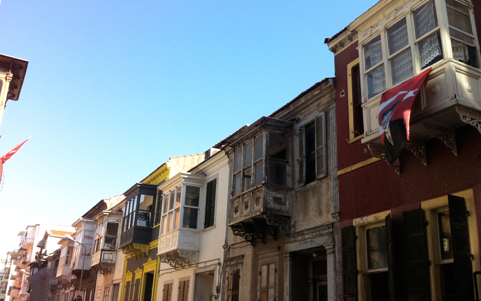 σμύρνη-περιέργεια-χωρίς-προσδοκίες-2048896