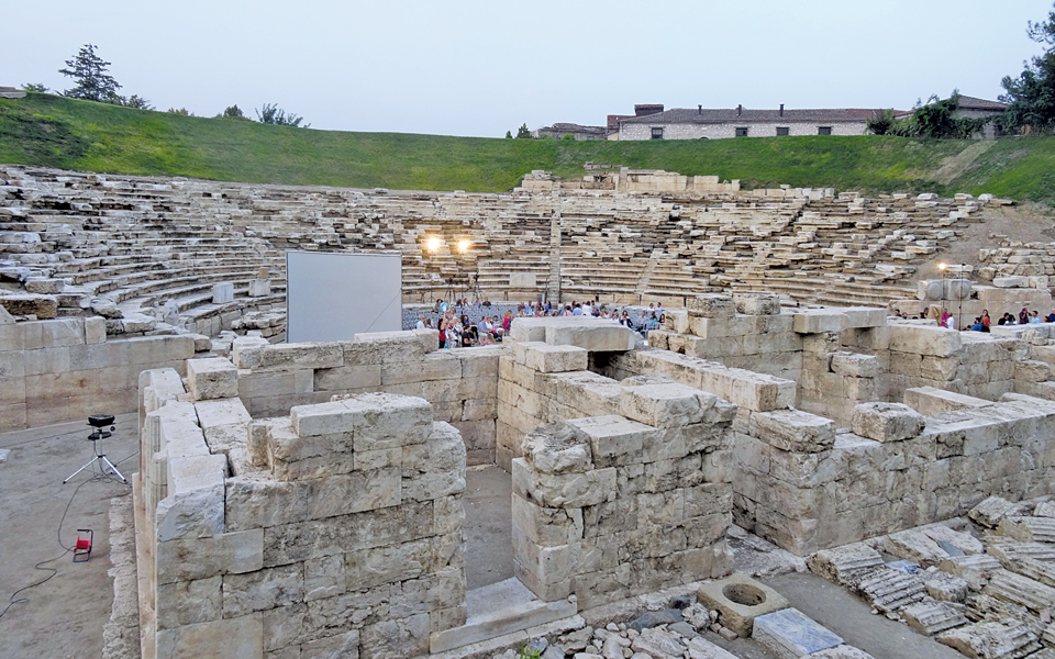 στη-λάρισα-το-αρχαίο-θέατρο-φέρνει-ζωή-2050050