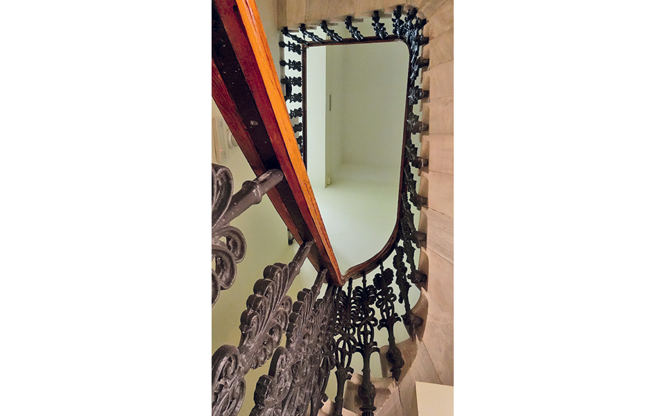 οι-σκιές-των-παλιών-ταχυδρομείων-2049825