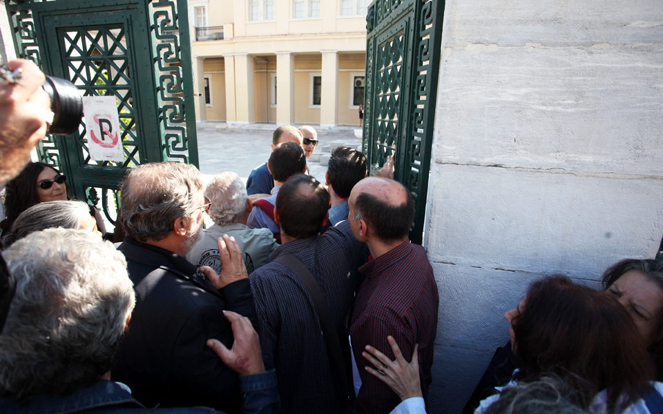 αποφασισμένος-να-τηρήσει-την-τάξη-ο-πρ-2050504