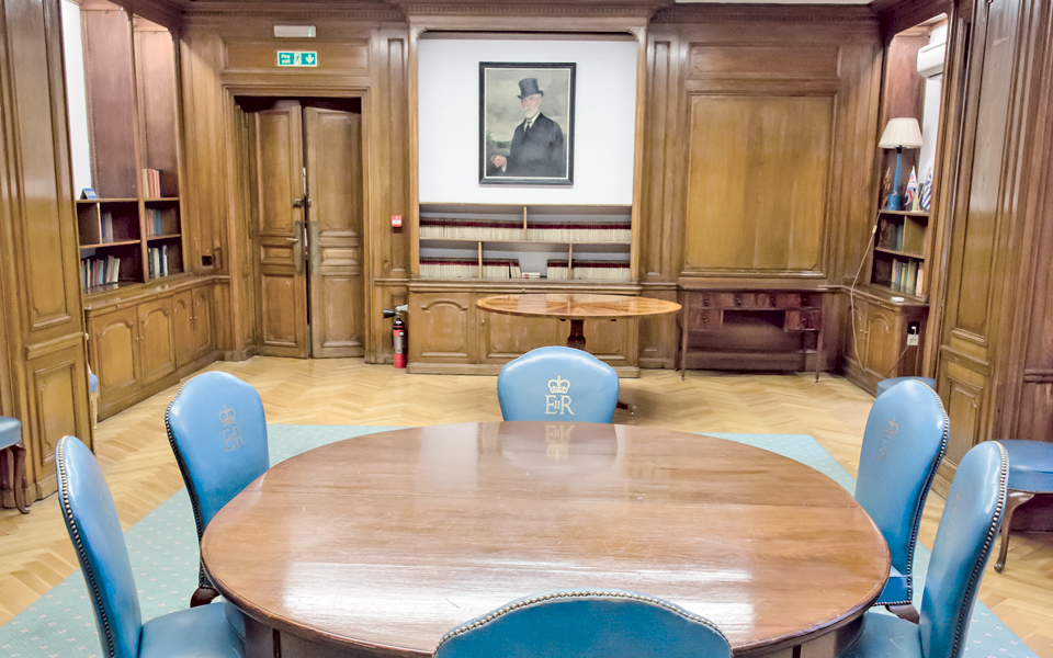 αρχοντικό-μέγαρο-που-έζησε-την-ιστορί-2050940