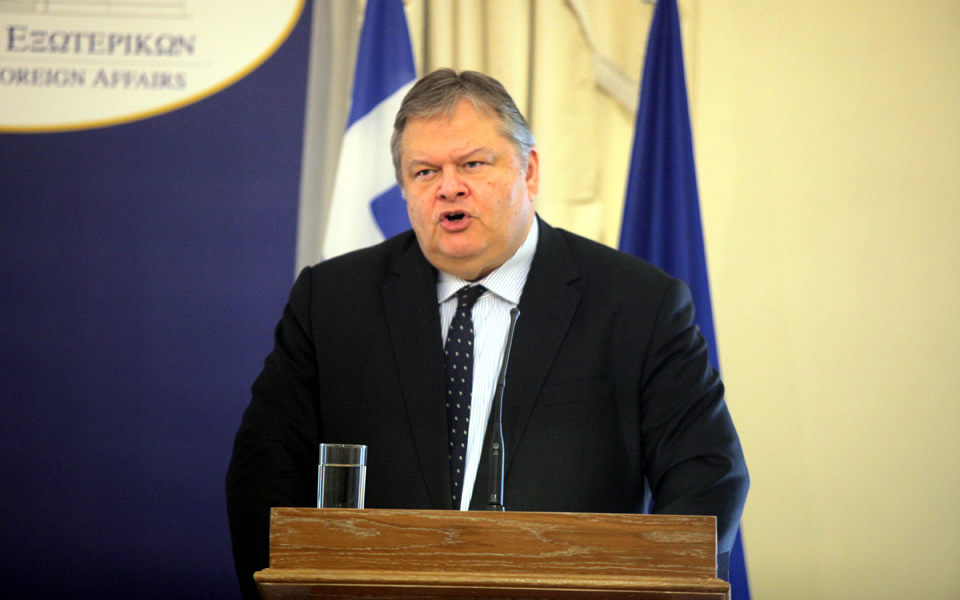 ανάμεσα-σε-πασοκ-και-δηπαρ-2050240