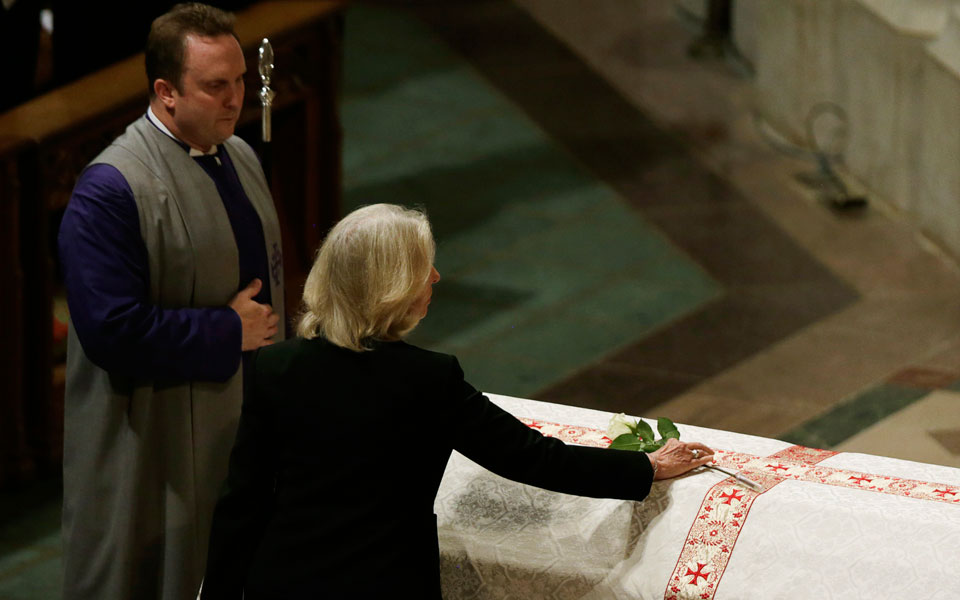 το-τελευταίο-αντίο-στον-μπεν-μπράντλι-2051806