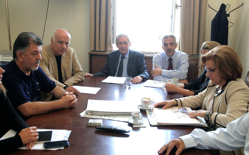 ανακωχή-μεταξύ-κουβέλη-και-βουλευτ-2049885