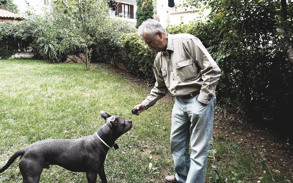 αδυνατούν-να-θάψουν-συγγενείς-2051579