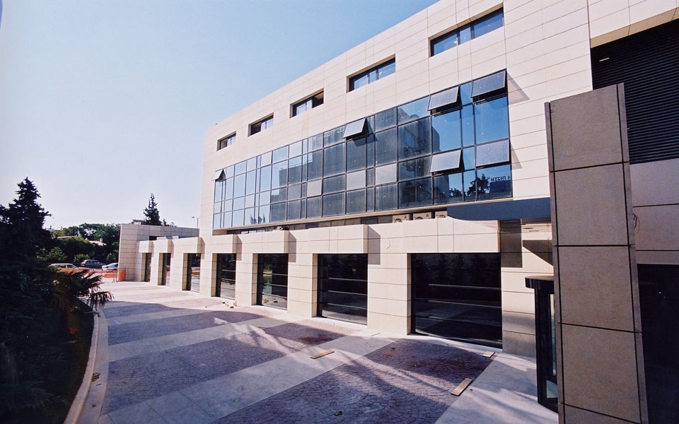 η-ανάκαμψη-ξεκινά-από-τα-επαγγελματικ-2049075