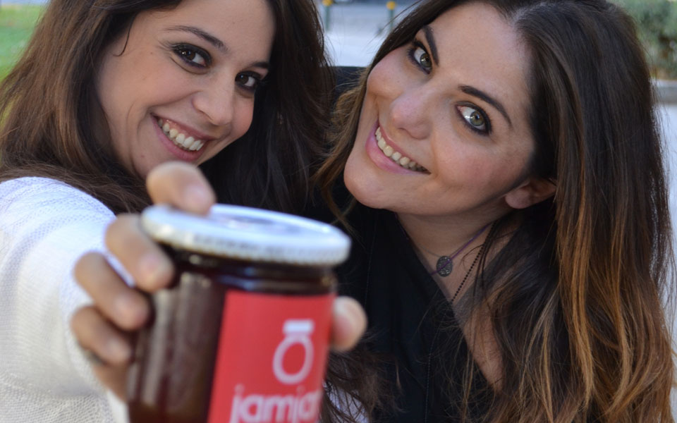 ελληνίδες-εισβάλλουν-στην-πληροφορι-2049027