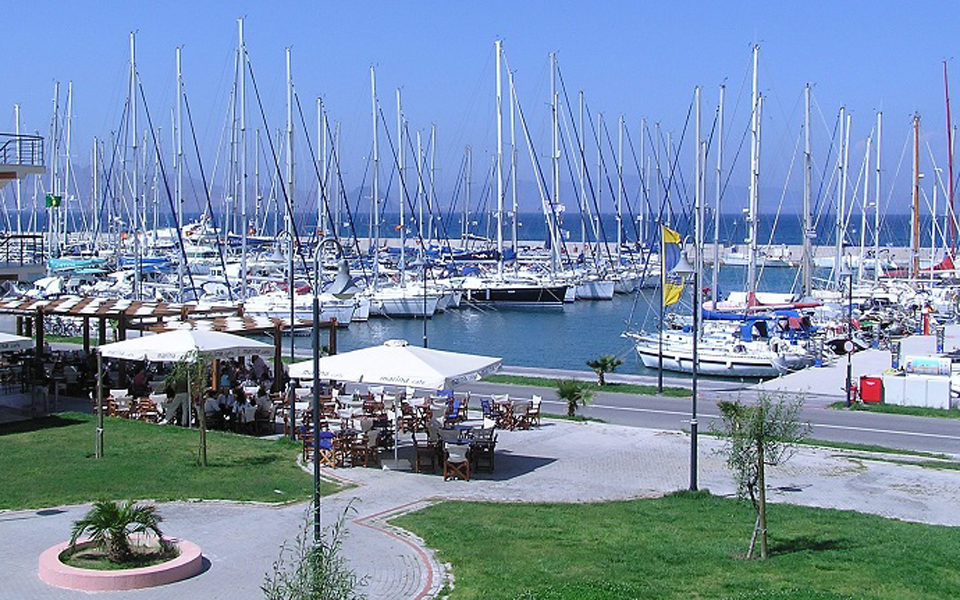 ενδιαφέρον-από-ξένα-μακροπρόθεσμα-funds-γ-2049877