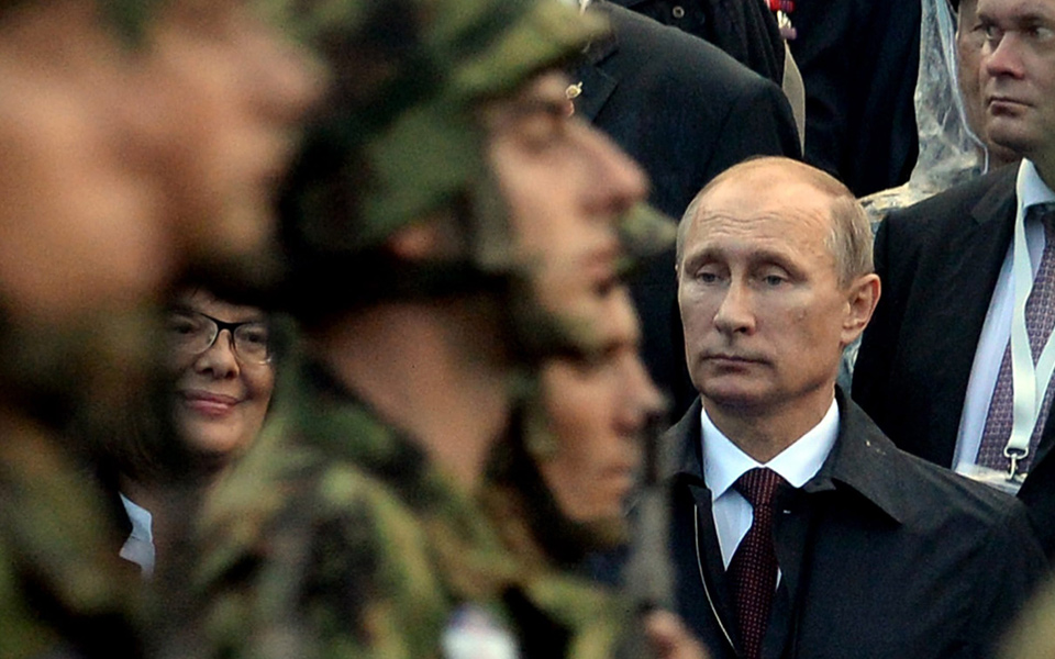 ο-πούτιν-με-τα-δώρα-οι-σέρβοι-και-η-δύση-2050261