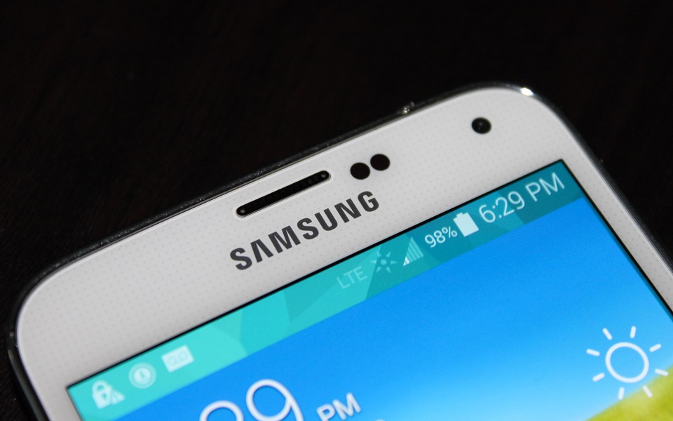 3-000-smartphones-από-τη-samsung-για-τη-μάχη-κατά-του-εμπολα-2050849