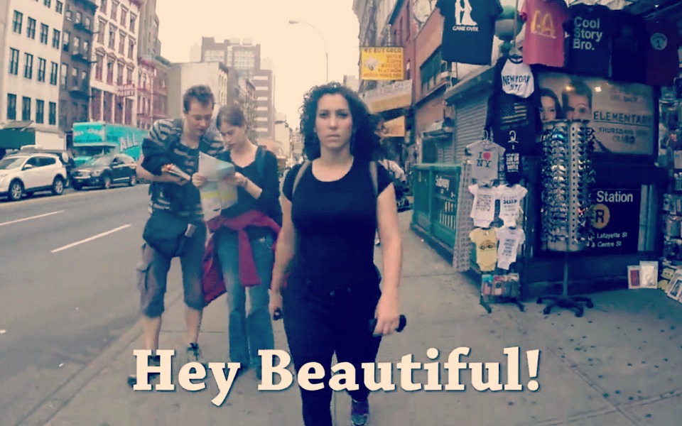 πόσο-συχνά-σας-σφυρίζουν-στο-δρόμο-2051762