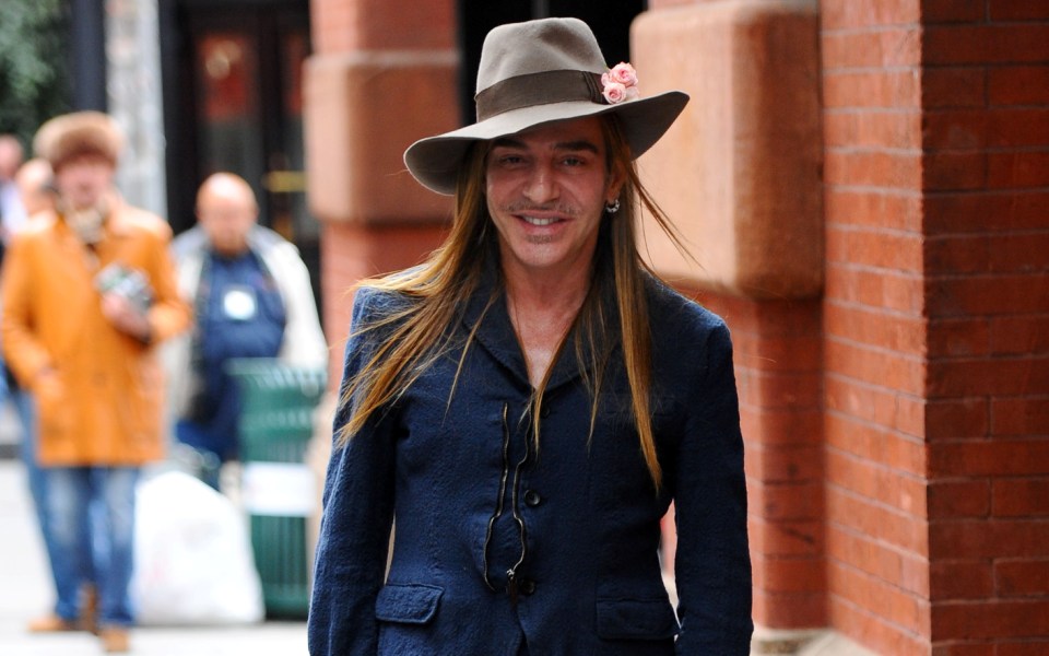 h-επιστροφή-του-galliano-αυτή-την-φορά-με-τον-maison-martin-2048259