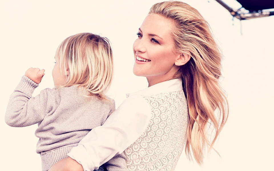 οι-εργαζόμενες-μητέρες-είναι-πιο-ευτυ-2051943