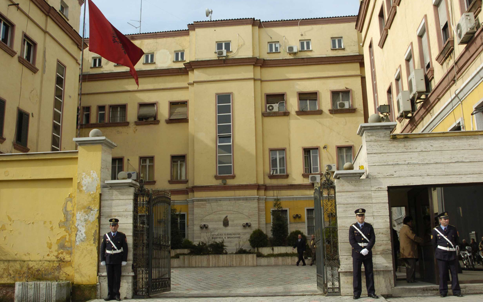 διάβημα-στα-τίρανα-για-την-επίθεση-στη-2050170