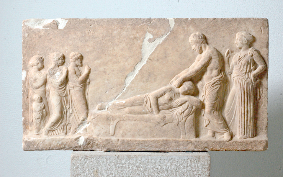 o-aσκληπιός-και-οι-κόρες-του-στο-κυκλαδι-2054158